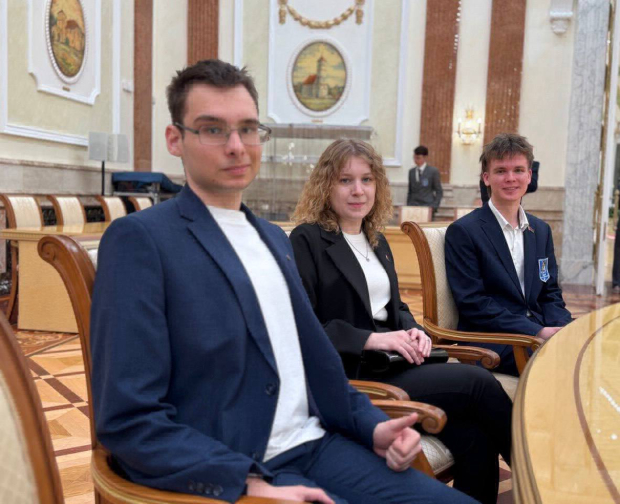 Учащиеся и сотрудники Лицея им. Ф.Э. Дзержинского БГУ посетили Дворец Независимости!